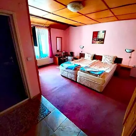 Готель Family Santo 3*